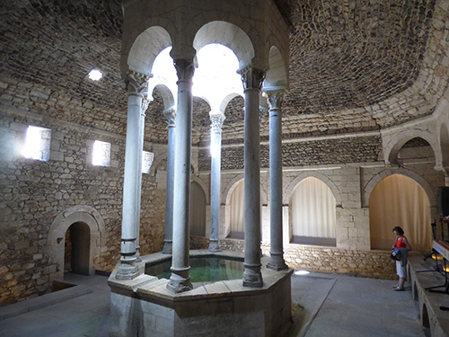 Interior dos banhos árabes